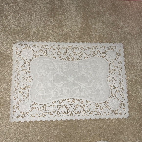 French Lace Placemats - Picture 6 of 7